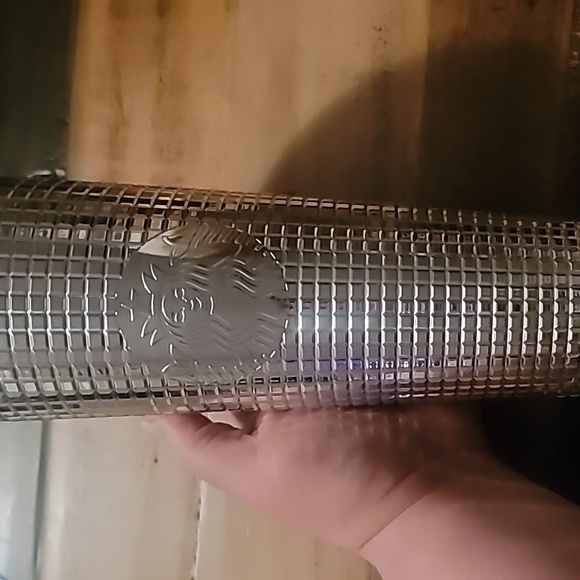 Starbucks 2023 Holiday Silver Chrome Grid Tumbler 24oz Venti Size - Picture 5 of 8